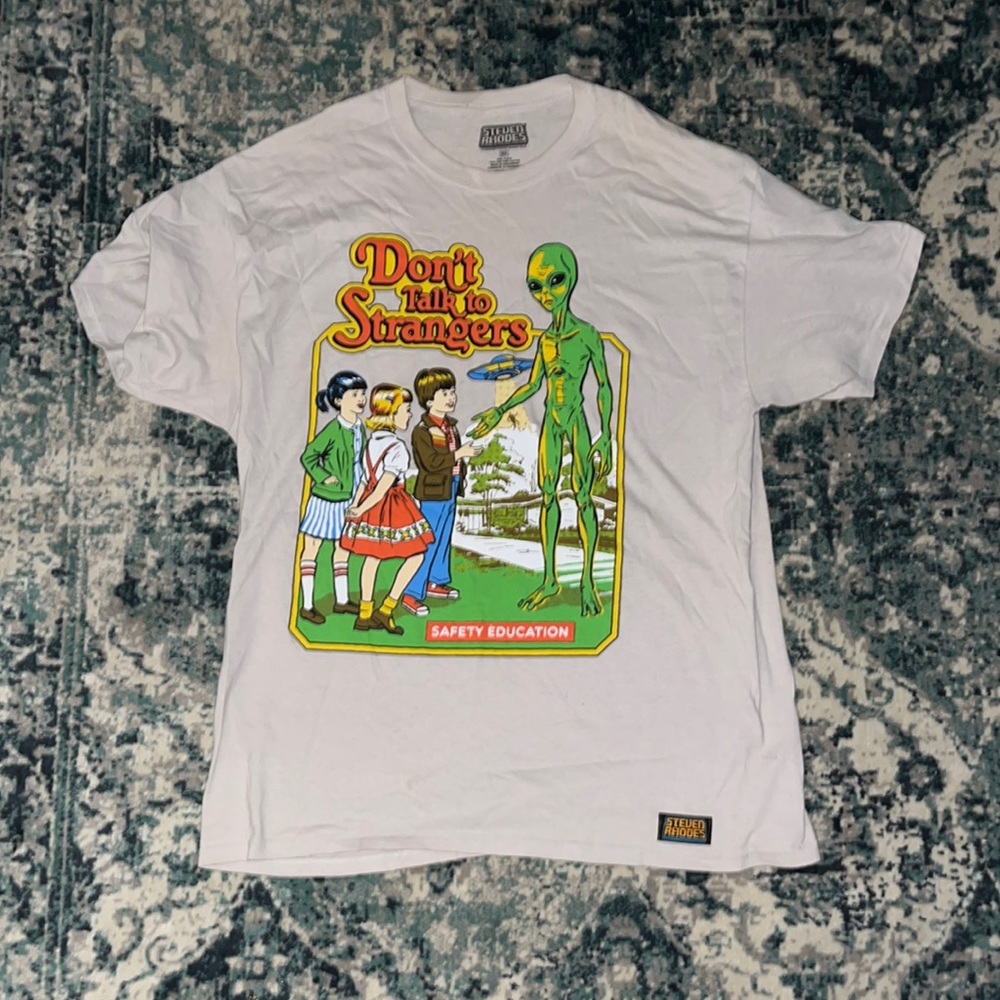 Steven Rhodes ‘DON’T TALK TO STRANGERS’ Alien Tee (XL)